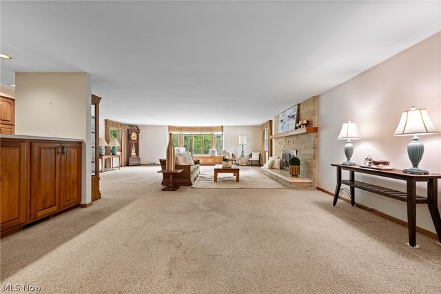 806 E Warner Road, Akron, OH 44319