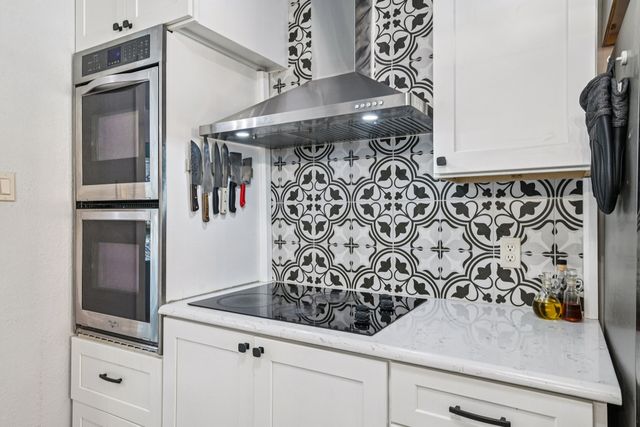 2609 Meadow Green, Bedford, TX 76021