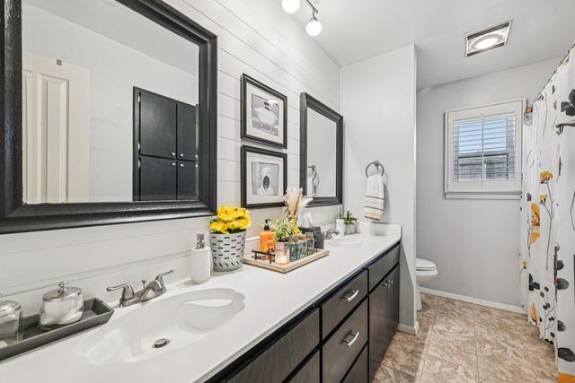 2609 Meadow Green, Bedford, TX 76021