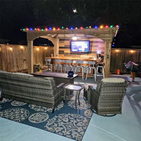 2609 Meadow Green, Bedford, TX 76021