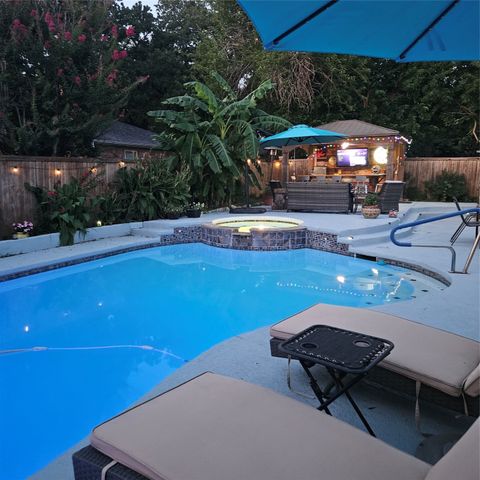 2609 Meadow Green, Bedford, TX 76021