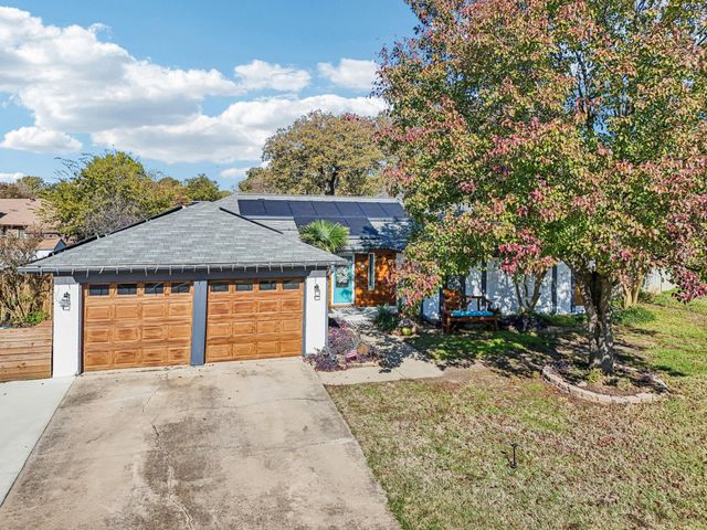 2609 Meadow Green, Bedford, TX 76021