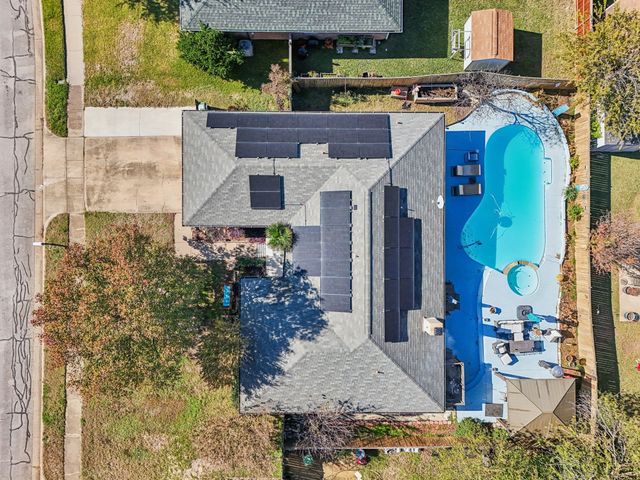 2609 Meadow Green, Bedford, TX 76021