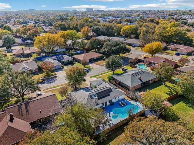 2609 Meadow Green, Bedford, TX 76021