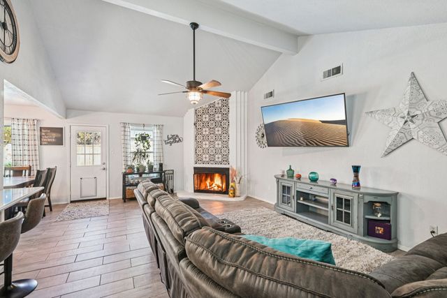 2609 Meadow Green, Bedford, TX 76021