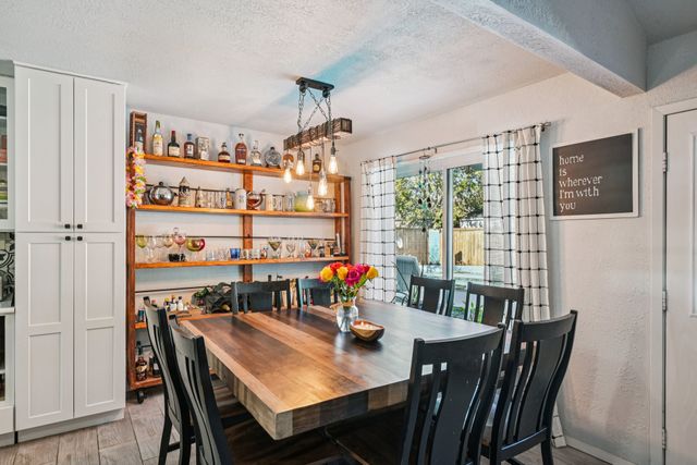 2609 Meadow Green, Bedford, TX 76021