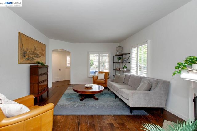 905 Del Mar Ave, Alameda, CA 94501