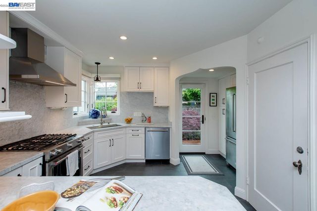 905 Del Mar Ave, Alameda, CA 94501