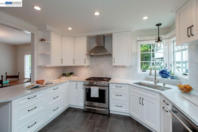 905 Del Mar Ave, Alameda, CA 94501