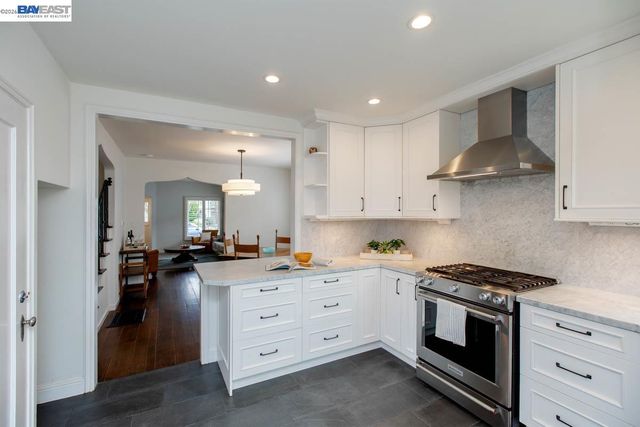 905 Del Mar Ave, Alameda, CA 94501