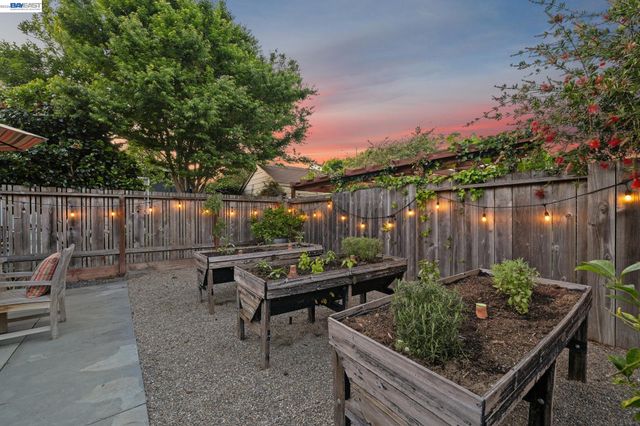 905 Del Mar Ave, Alameda, CA 94501
