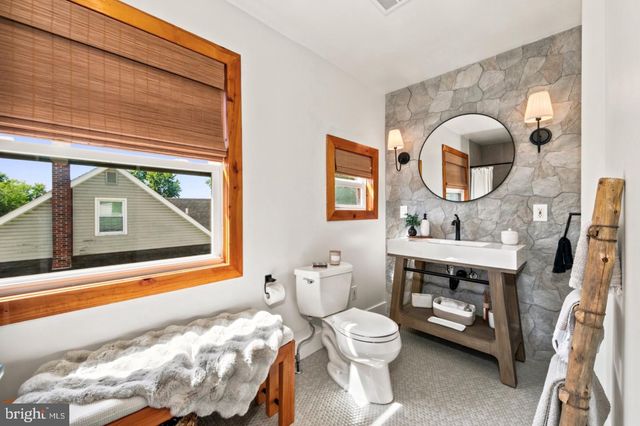 401 WOODLAND AVE, Cherry Hill, NJ 08002