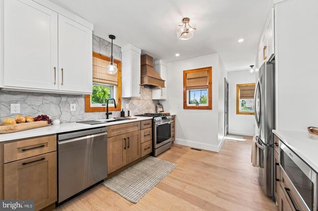 401 WOODLAND AVE, Cherry Hill, NJ 08002