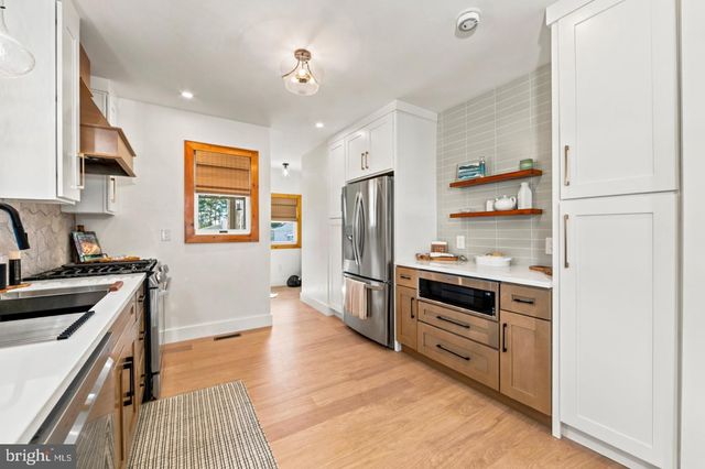 401 WOODLAND AVE, Cherry Hill, NJ 08002