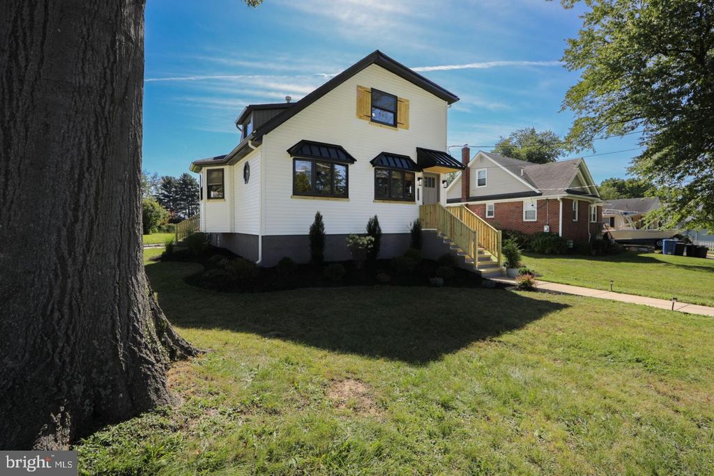 401 WOODLAND AVE, Cherry Hill, NJ 08002