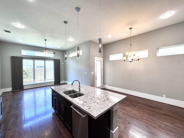 1605 Knox Street B, Houston, TX 77007