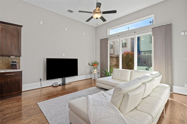 1605 Knox Street B, Houston, TX 77007