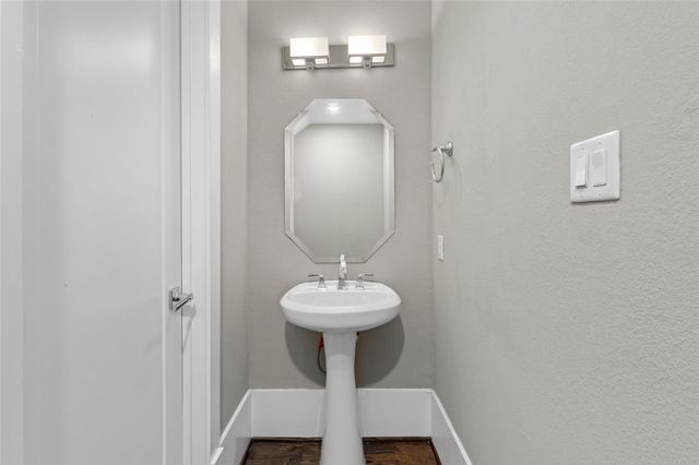 1605 Knox Street B, Houston, TX 77007