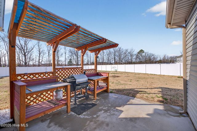 106 Snoozy Manor Lane, Moyock, NC 27958