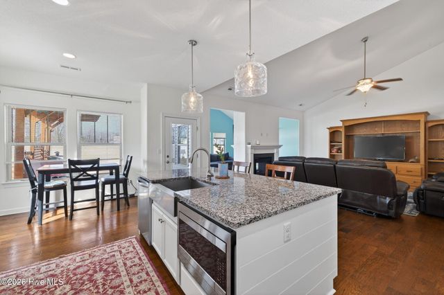 106 Snoozy Manor Lane, Moyock, NC 27958