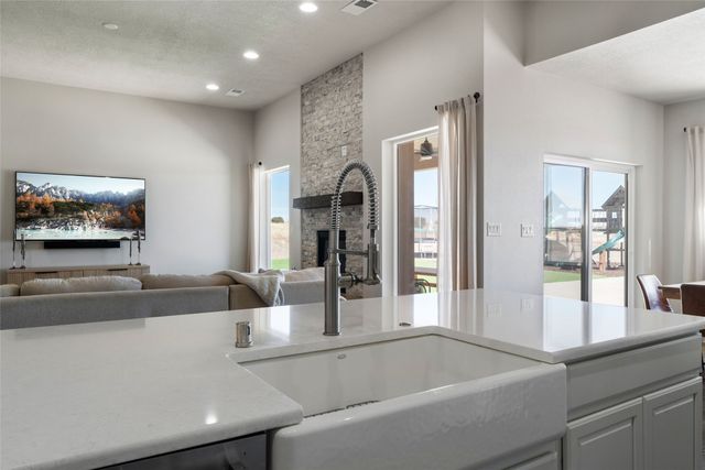 6 W Serena, Santa Fe, NM 87508