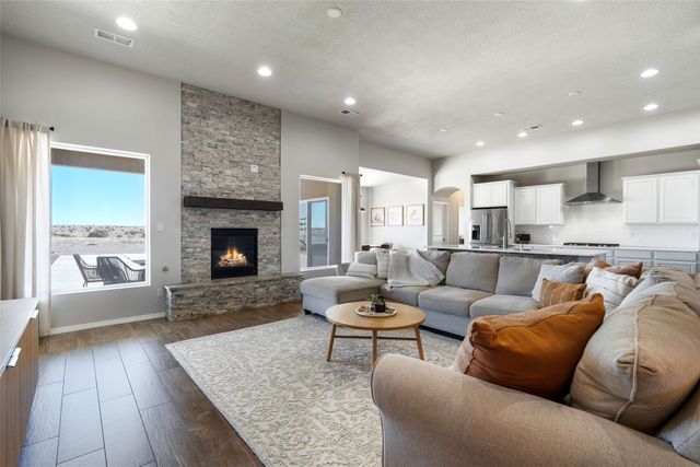 6 W Serena, Santa Fe, NM 87508