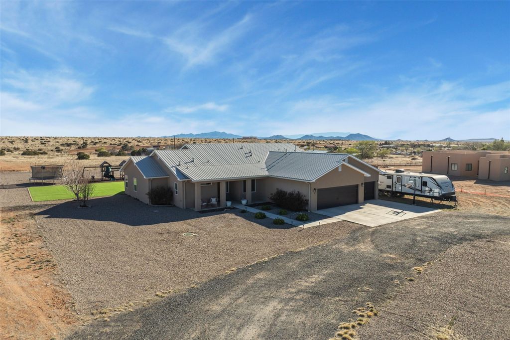 6 W Serena, Santa Fe, NM 87508