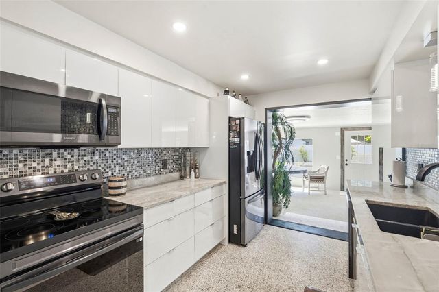3947 HUNTINGTON STREET NE, St Petersburg, FL 33703