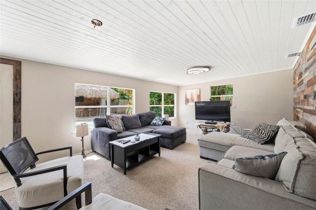 3947 HUNTINGTON STREET NE, St Petersburg, FL 33703