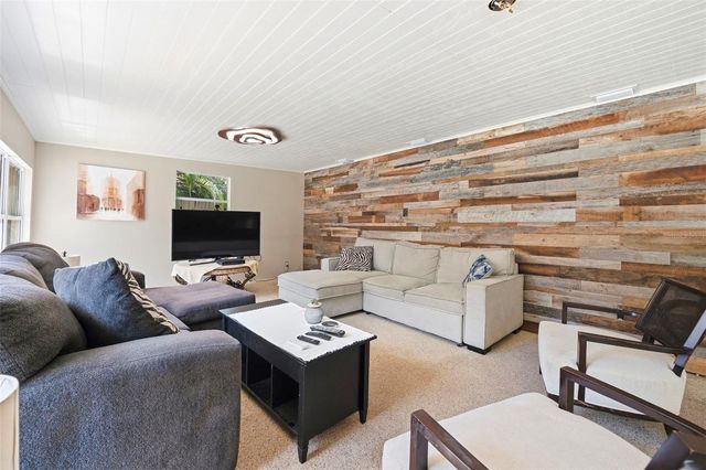 3947 HUNTINGTON STREET NE, St Petersburg, FL 33703