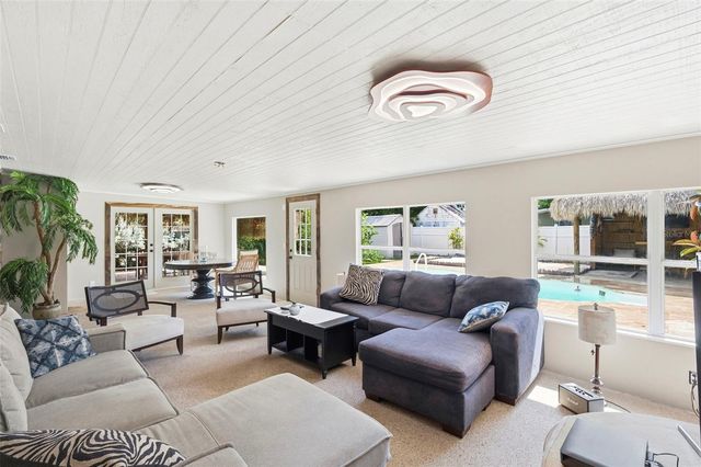 3947 HUNTINGTON STREET NE, St Petersburg, FL 33703