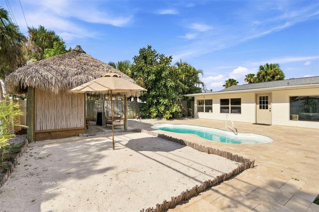 3947 HUNTINGTON STREET NE, St Petersburg, FL 33703