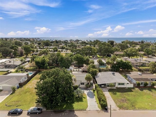 3947 HUNTINGTON STREET NE, St Petersburg, FL 33703