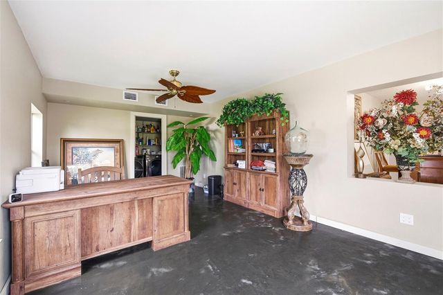 3947 HUNTINGTON STREET NE, St Petersburg, FL 33703