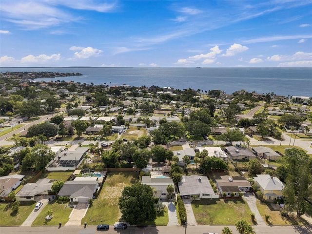 3947 HUNTINGTON STREET NE, St Petersburg, FL 33703