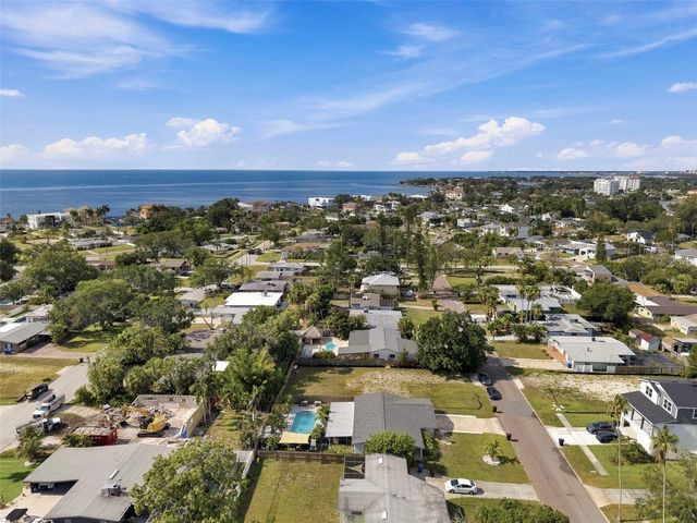 3947 HUNTINGTON STREET NE, St Petersburg, FL 33703