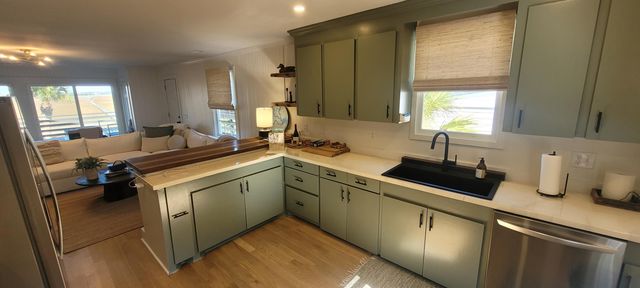 2720 Goldbug Avenue, Sullivans Island, SC 29482