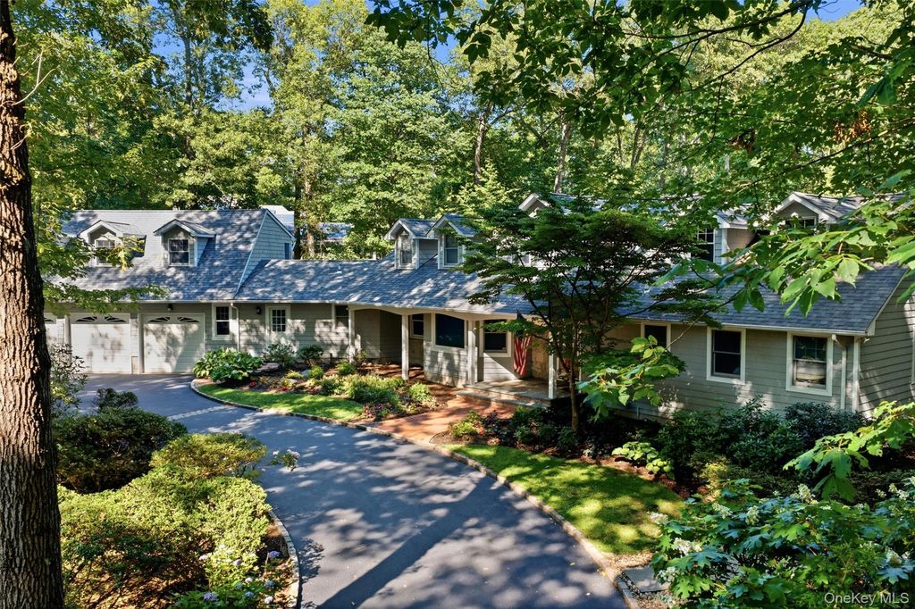 31 Crosby Place, Cold Spring Harbor, NY 11724 — exterior