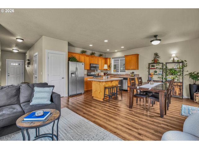 17925 Sw BRISK Ln, Beaverton, OR 97007