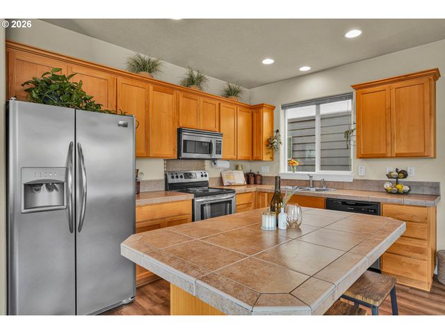 17925 Sw BRISK Ln, Beaverton, OR 97007