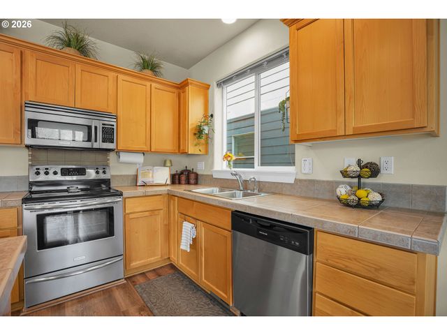 17925 Sw BRISK Ln, Beaverton, OR 97007