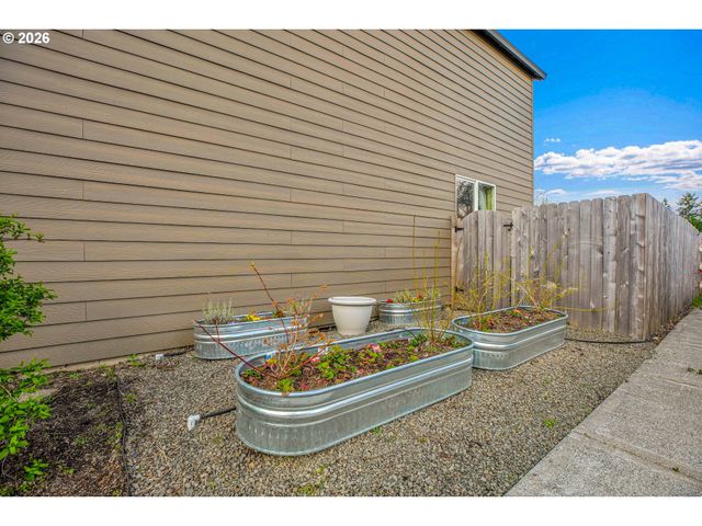 17925 Sw BRISK Ln, Beaverton, OR 97007