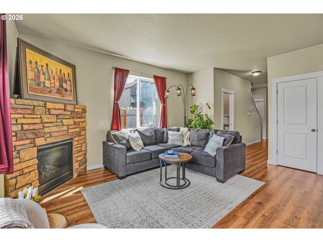 17925 Sw BRISK Ln, Beaverton, OR 97007