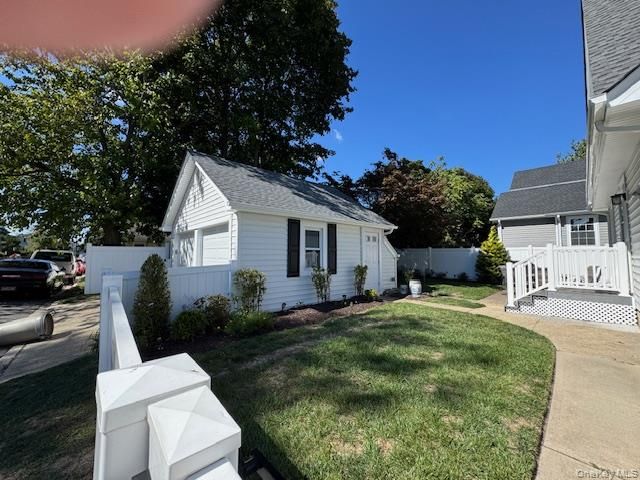 39 Fountain Street, Hicksville, NY 11801