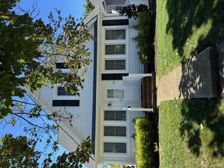 39 Fountain Street, Hicksville, NY 11801