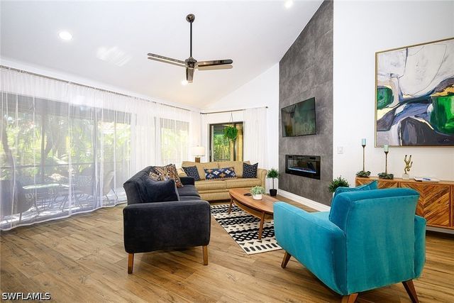 772 Reef Point CIR 55, Naples, FL 34108