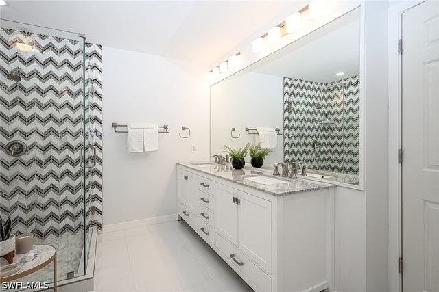 772 Reef Point CIR 55, Naples, FL 34108