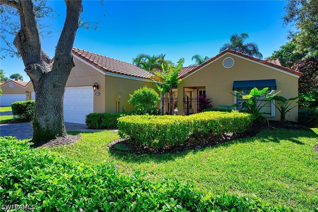 772 Reef Point CIR 55, Naples, FL 34108