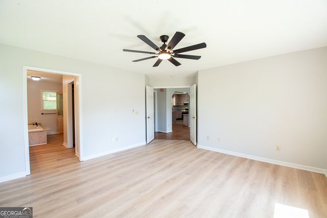102 Lindsey Court NE, Calhoun, GA 30701