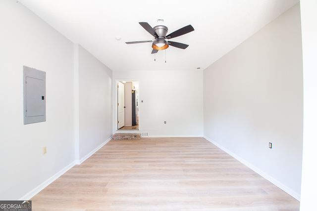 102 Lindsey Court NE, Calhoun, GA 30701